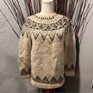 🌺HAND KNITTED ICELANDIC FAIR ISLE WOOL SWEATER SIZE SMALL🌺